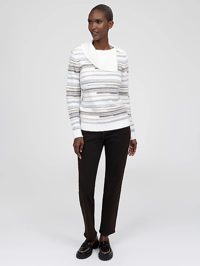 Long-sleeve semi-fitted pullover sweater