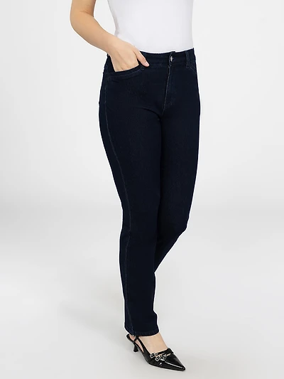 Straight semi-fitted jean