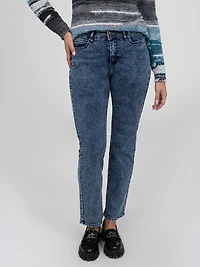 Straight semi-fitted jean