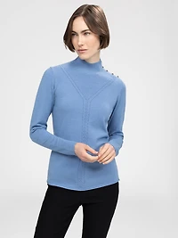Long-sleeve semi-fitted pullover sweater