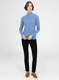Long-sleeve semi-fitted pullover sweater