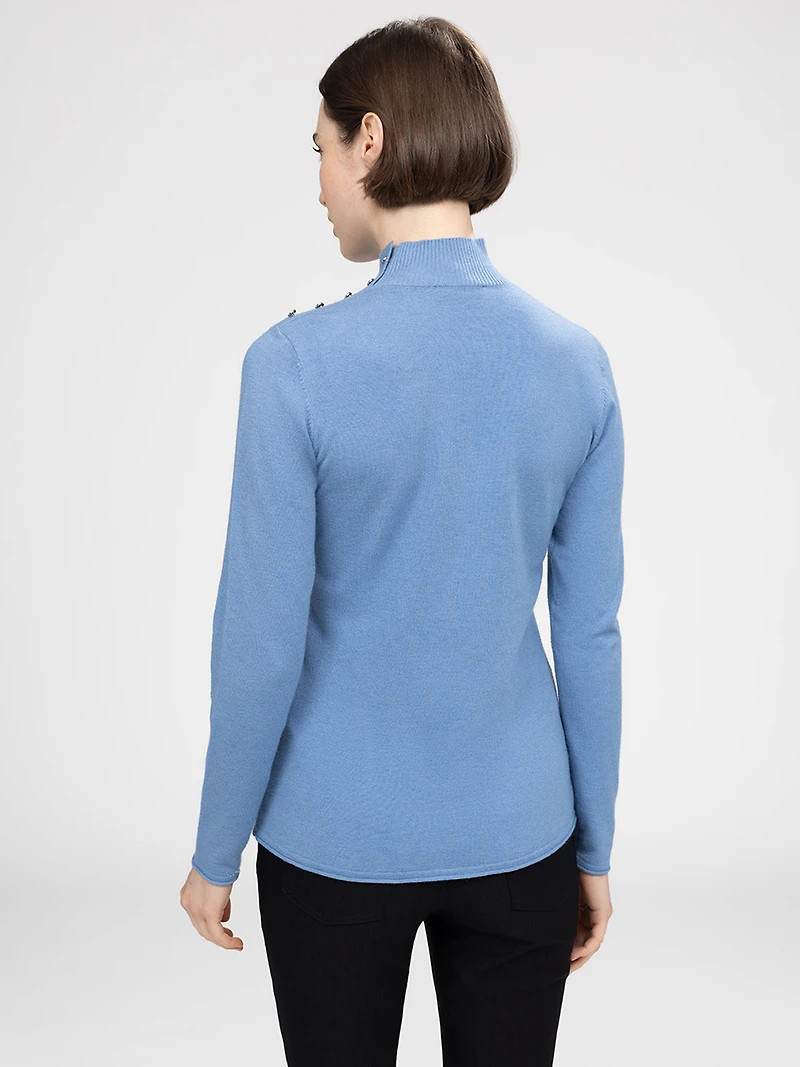 Long-sleeve semi-fitted pullover sweater