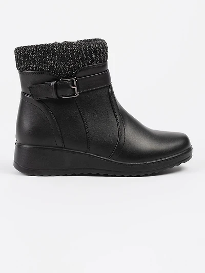 Winter boots with wedge heels