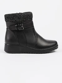 Winter boots with wedge heels