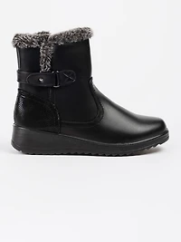 Winter boots with wedge heels