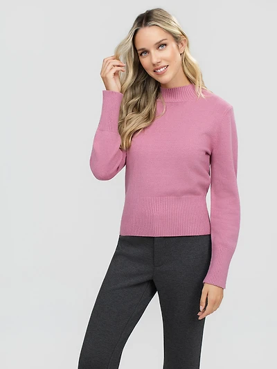 Cropped loose pullover sweater