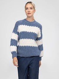 Long-sleeve loose pullover sweater