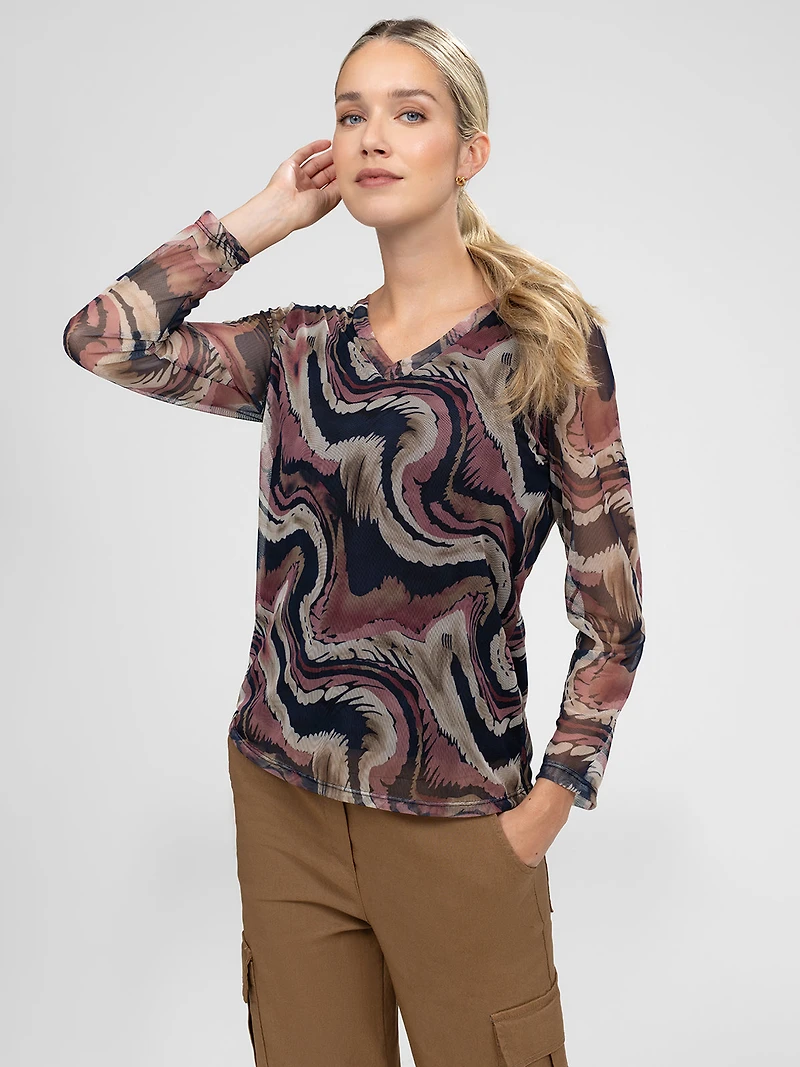 Long-sleeve semi-fitted t-shirt