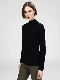 Long-sleeve semi-fitted pullover sweater