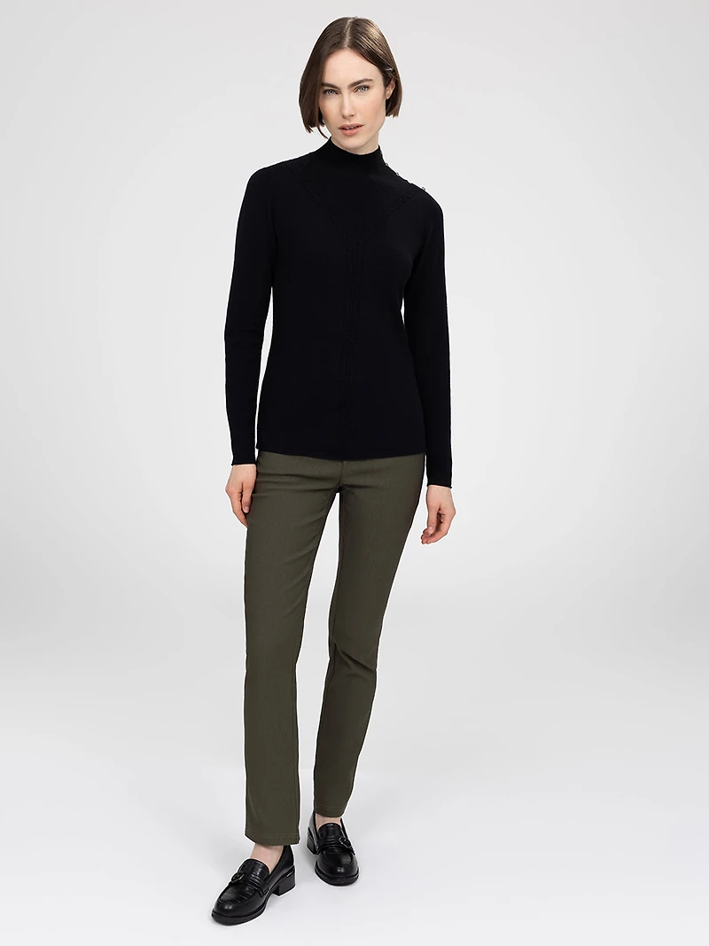 Long-sleeve semi-fitted pullover sweater