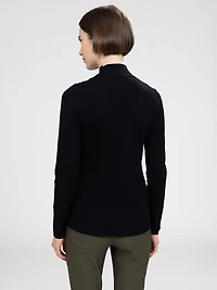 Long-sleeve semi-fitted pullover sweater