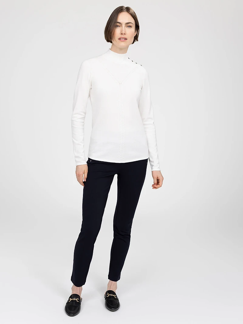 Long-sleeve semi-fitted pullover sweater