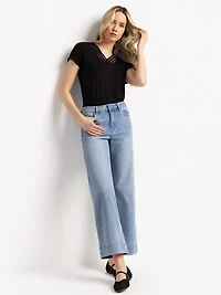 Wide-leg semi-fitted jean