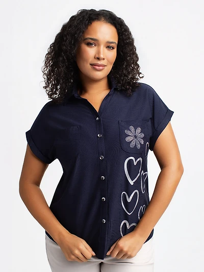 Short-sleeve blouse with buttons