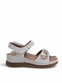 Sandales à talons compensés