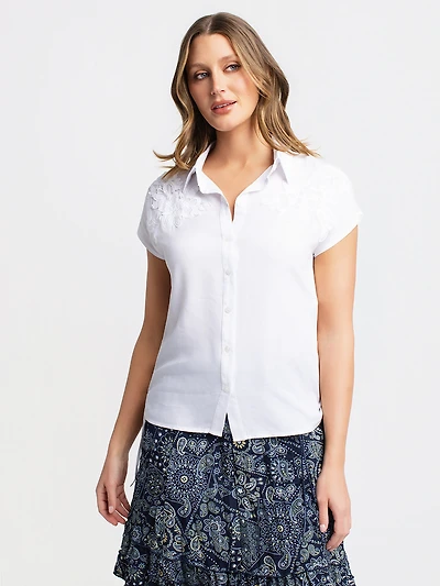 Blouse à manches courtes avec boutons