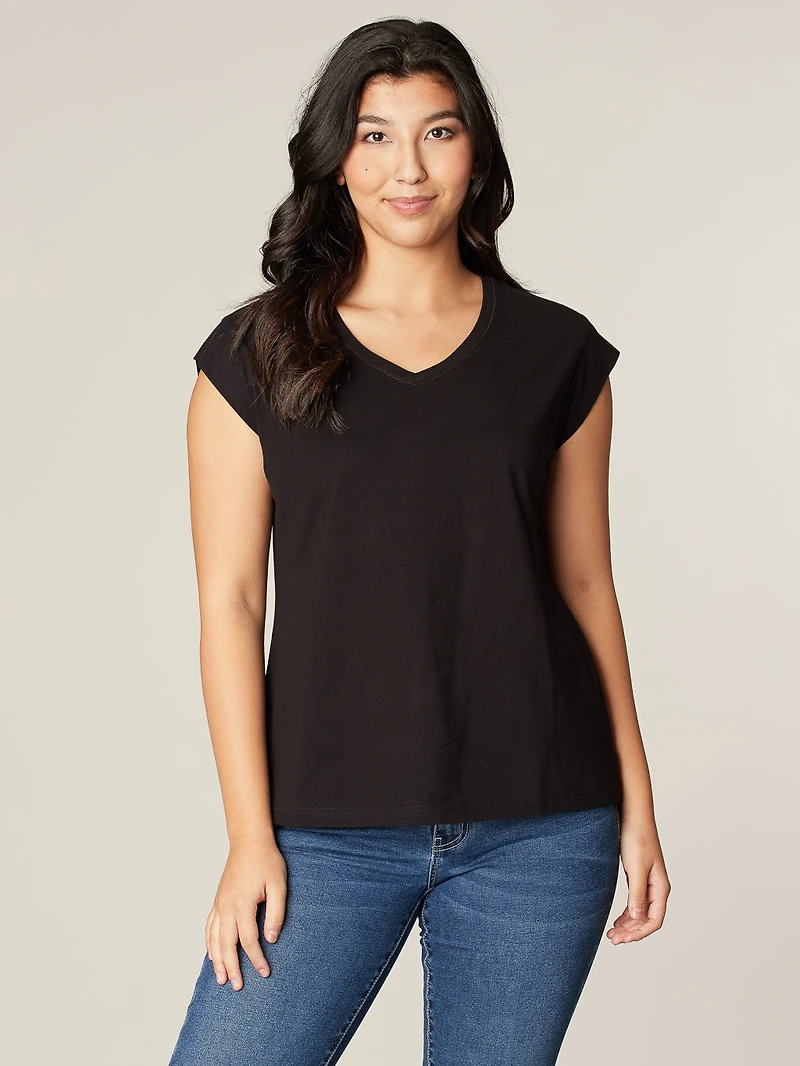 Short-sleeve semi-fitted t-shirt