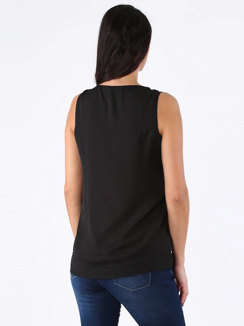 Sleeveless loose blouse