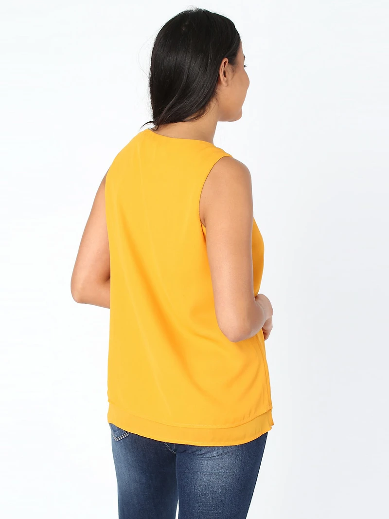 Sleeveless loose blouse