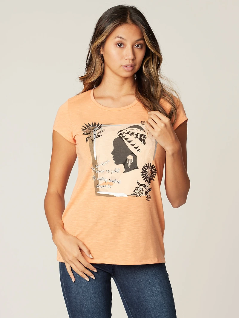 Short-sleeve semi-fitted t-shirt