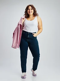 Straight semi-fitted jean