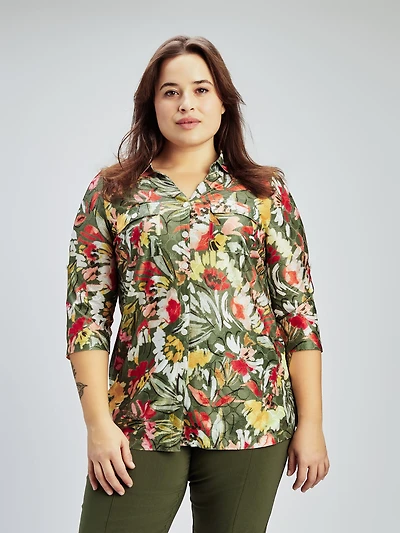 3/4-sleeve semi-fitted blouse with buttons