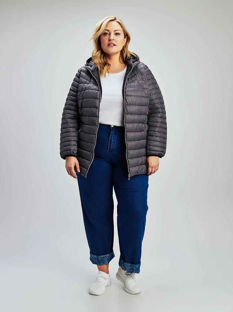 Short semi-fitted coat