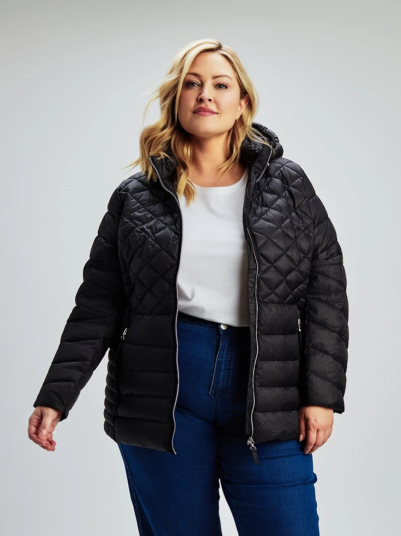 Short semi-fitted coat