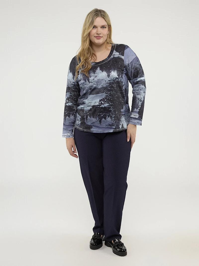 Long-sleeve semi-fitted t-shirt