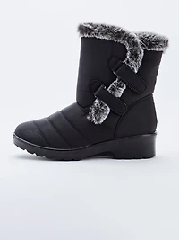 Flat heels boots