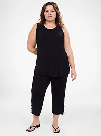 Sleeveless semi-fitted tunic