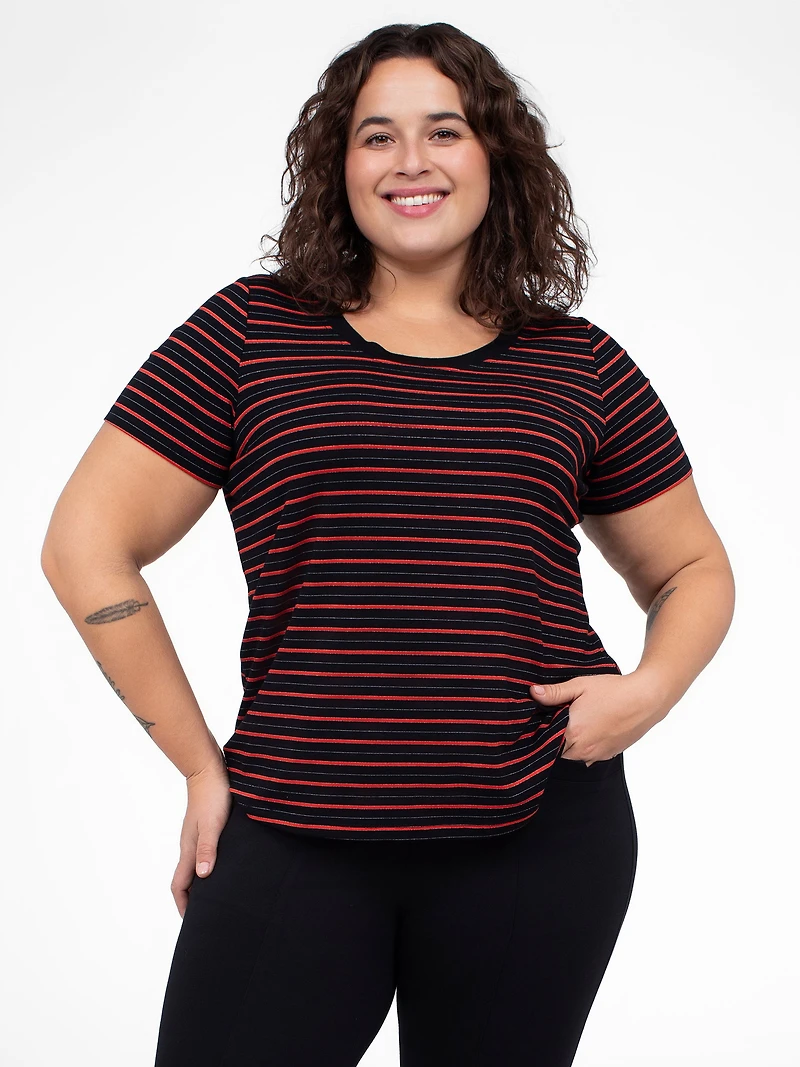 Short-sleeve semi-fitted t-shirt