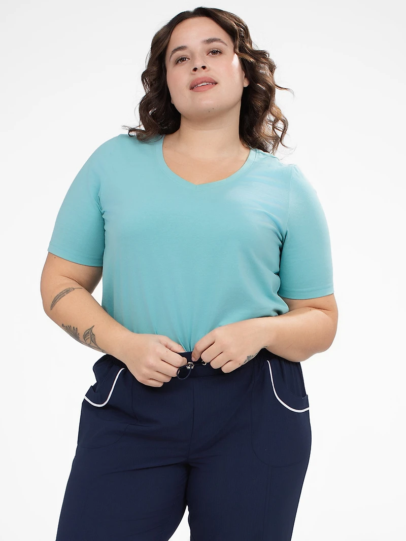 Short-sleeve semi-fitted t-shirt