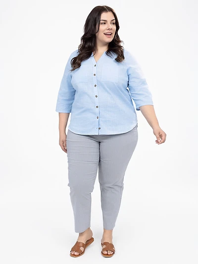 3/4-sleeve semi-fitted blouse with buttons