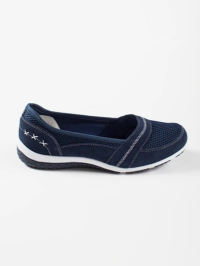 Flat shoes
