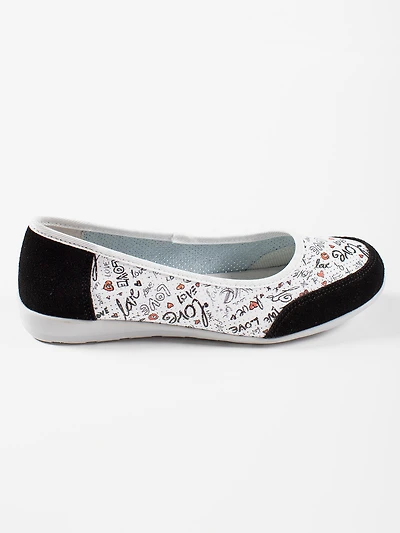 Flat shoes