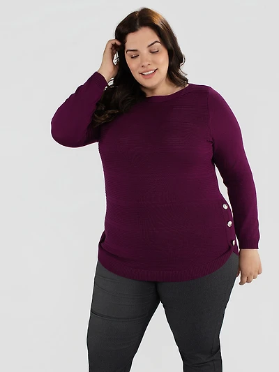 Long-sleeve semi-fitted pullover sweater