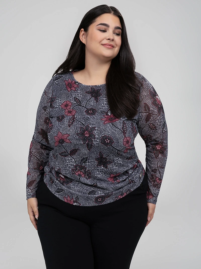Long-sleeve t-shirt