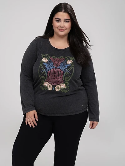 Long-sleeve t-shirt