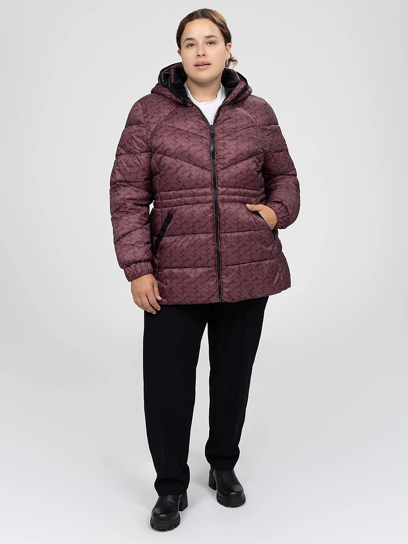 Short semi-fitted coat