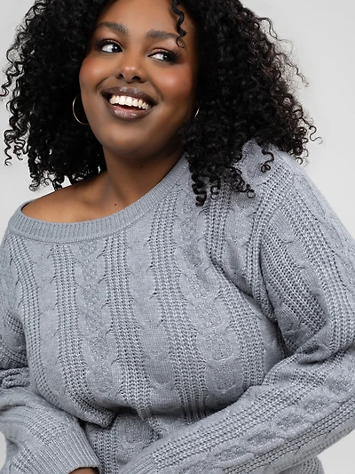 Cropped loose pullover sweater