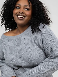 Cropped loose pullover sweater