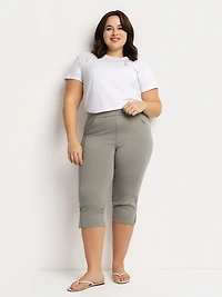 Skinny fitted knit pull-on capri