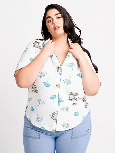 Short-sleeve blouse with buttons