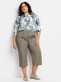 Straight casual pull-on capri