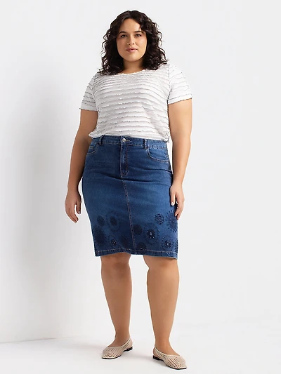 Short straight skirt
