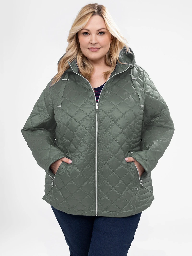 Short semi-fitted coat