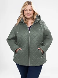 Short semi-fitted coat