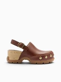 Roam'n Clog Rvt Dark Auburn Gum leather