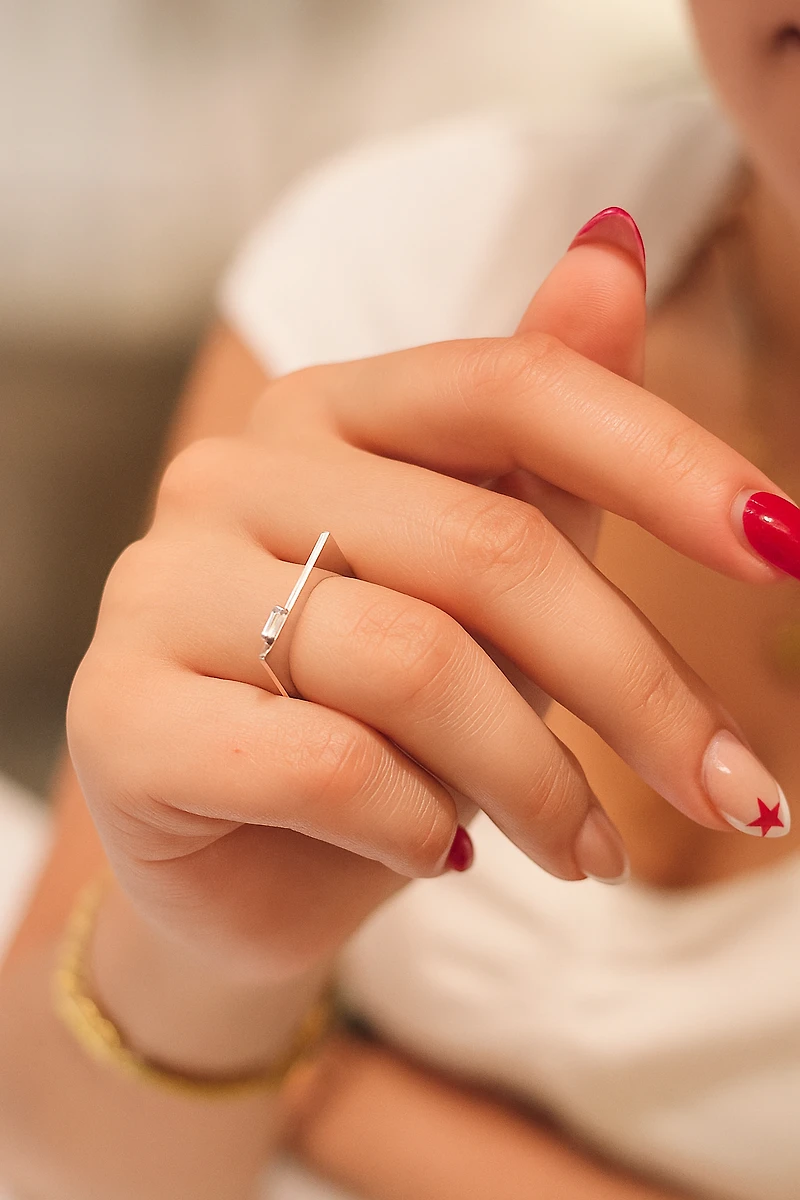 Baguette on Edge Ring